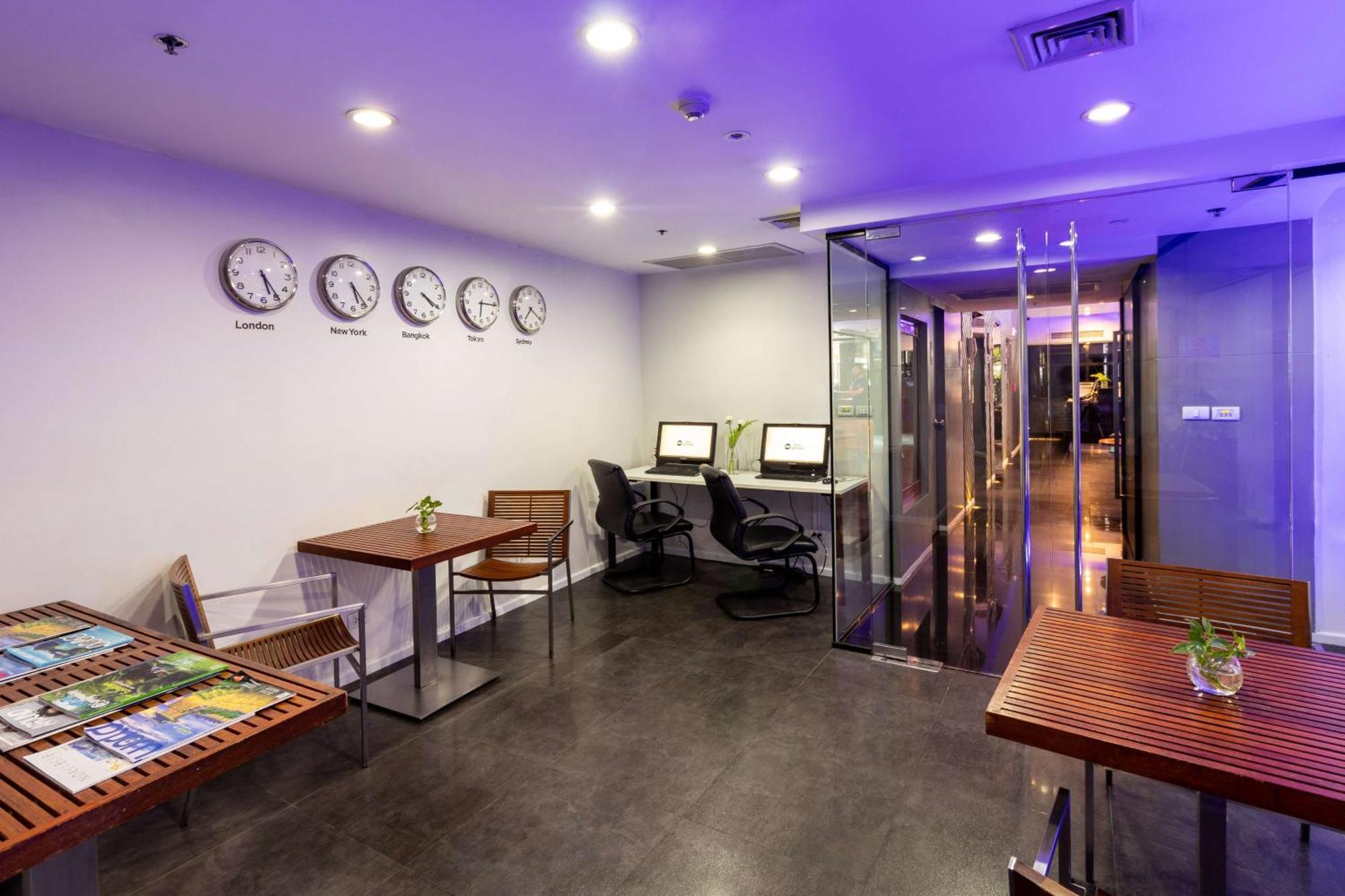 Best Western Sukhumvit 20 Банкок Екстериор снимка