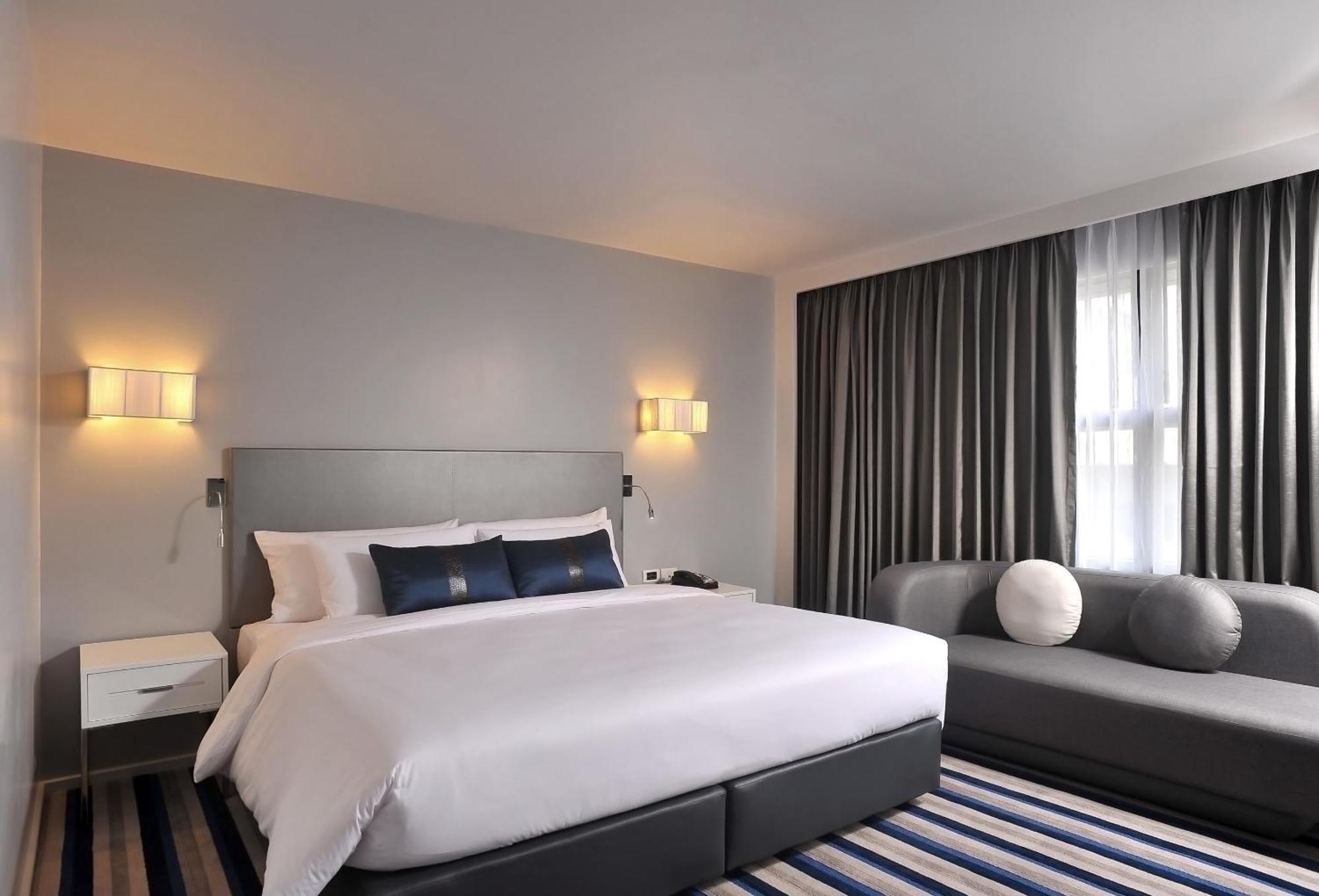 Best Western Sukhumvit 20 Банкок Екстериор снимка