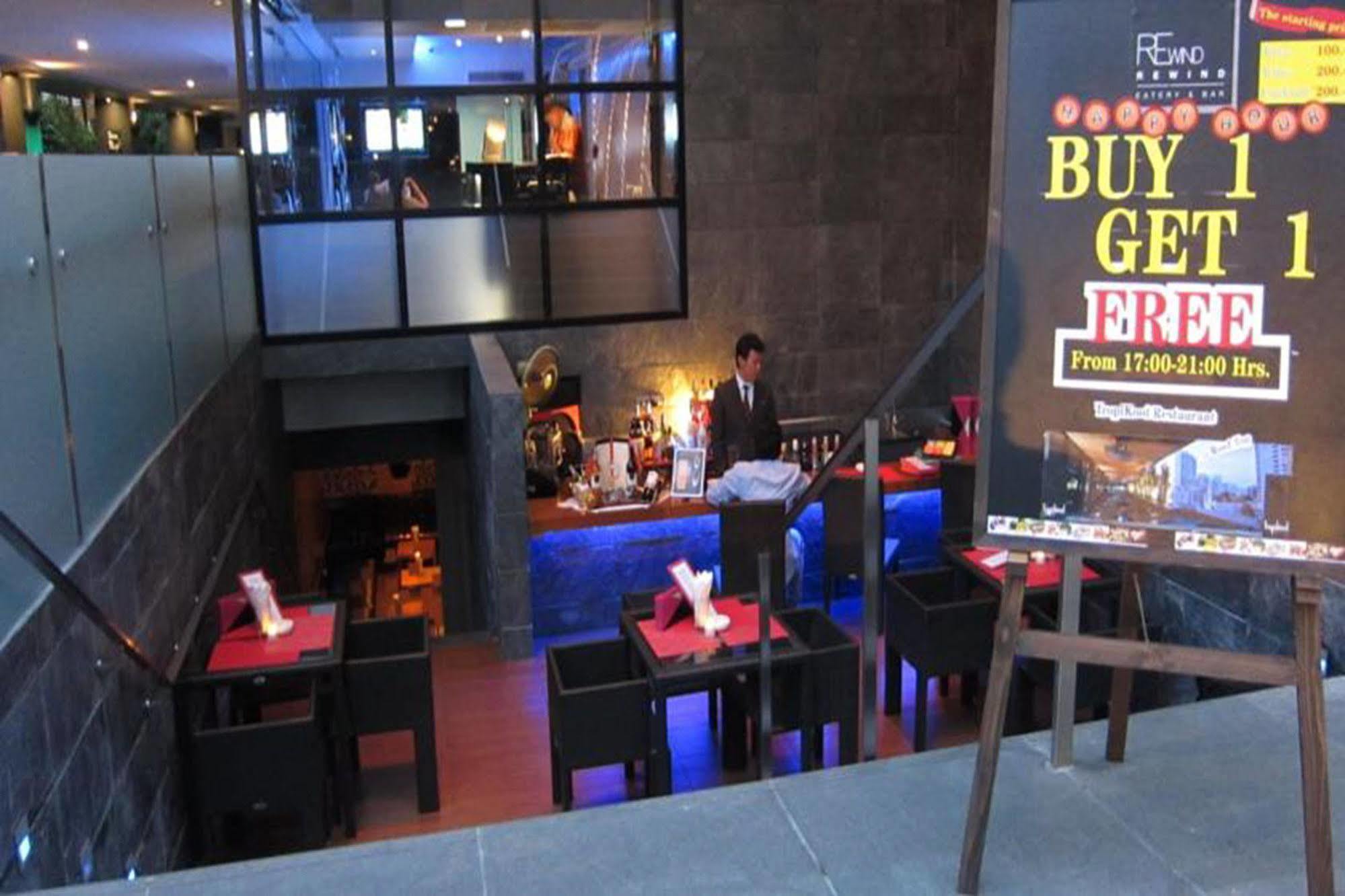 Best Western Sukhumvit 20 Банкок Екстериор снимка