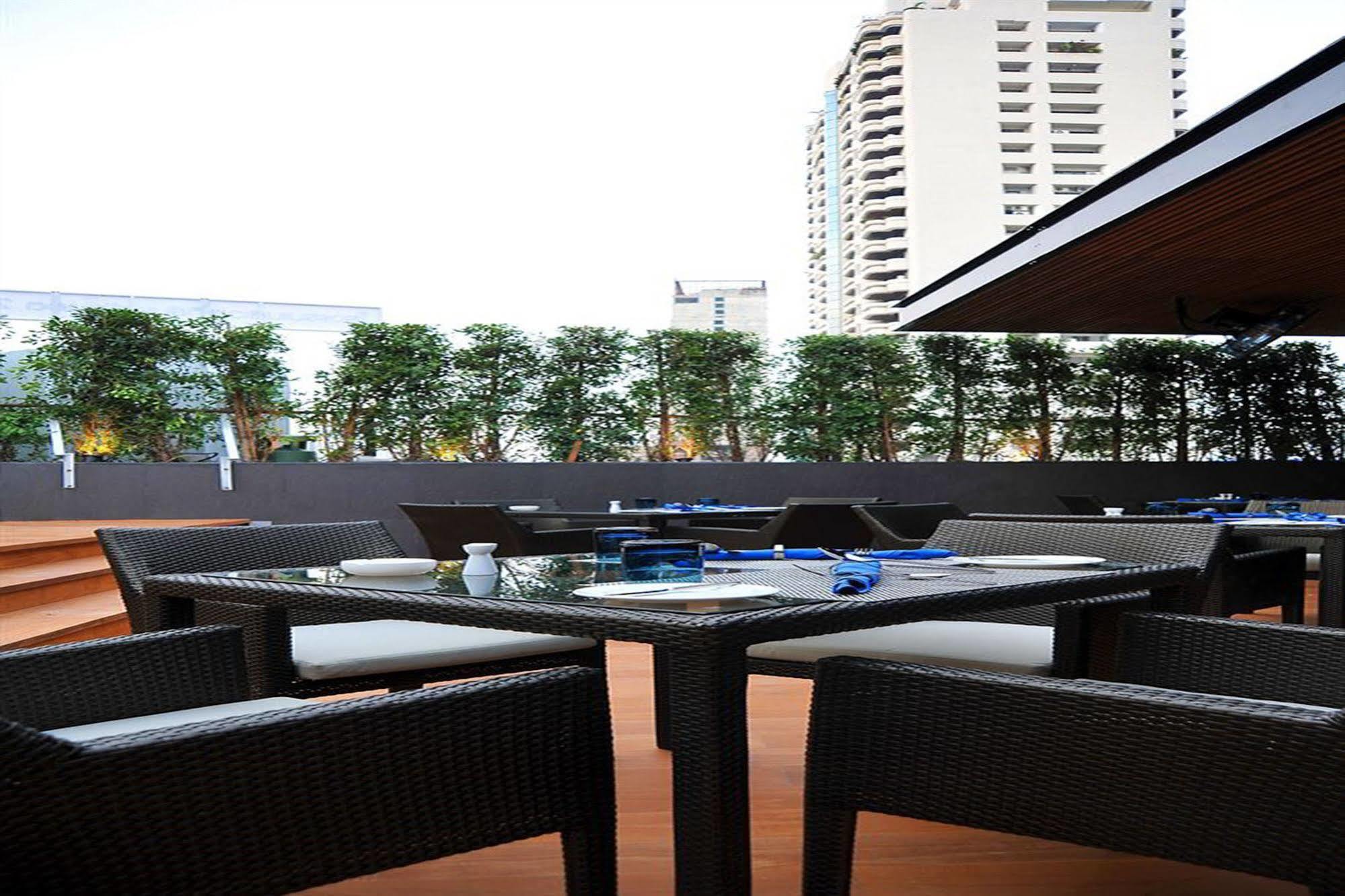 Best Western Sukhumvit 20 Банкок Екстериор снимка